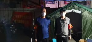 市文旅集團一線戰(zhàn)“疫”之：黨旗飄揚在門外，黨旗扎根在心里，53歲和35歲黨員成絕佳搭檔